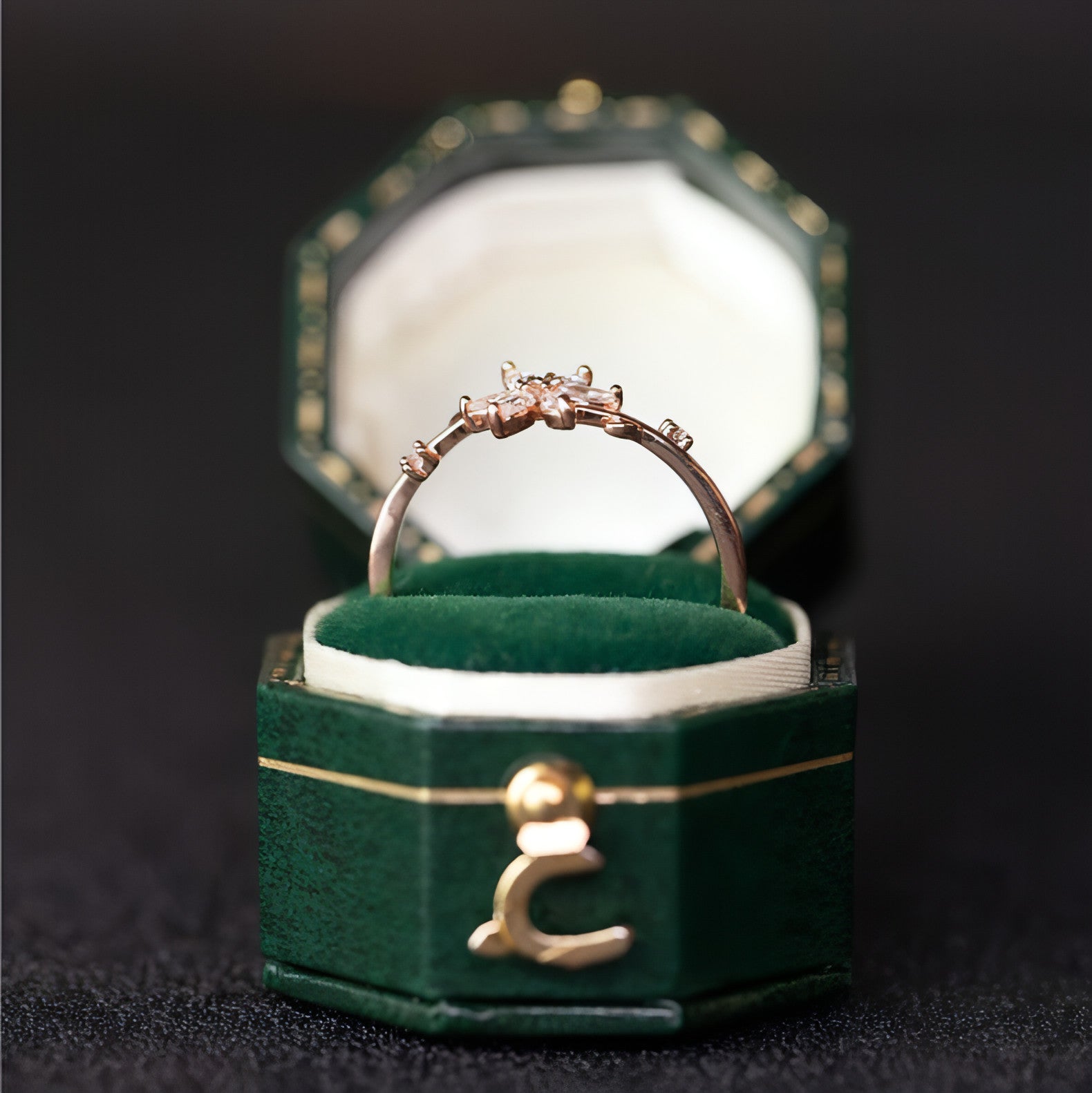 LuxeJewels™ – Art Deco Floral Diamond Ring in Gold & Platinum