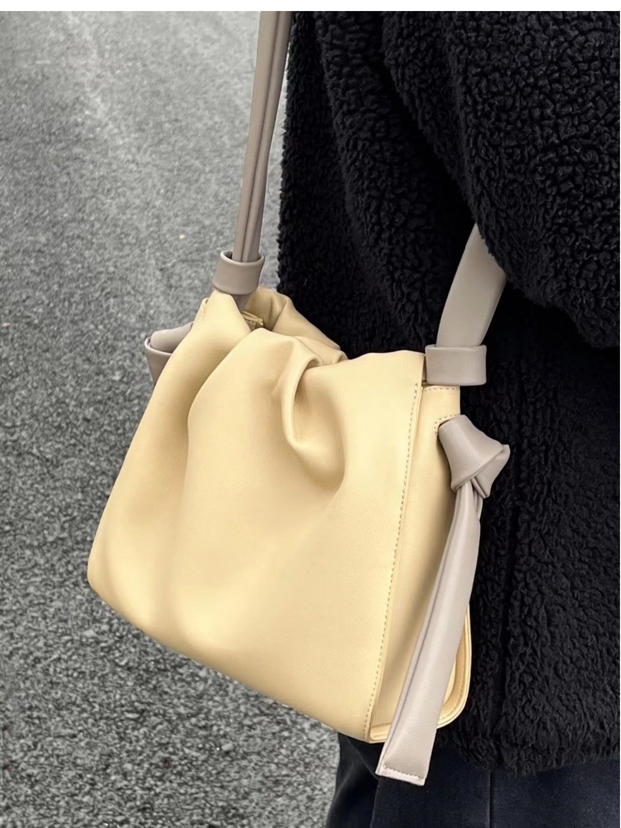 NuvellaSoft™ – Color Contrast Cloud Bag